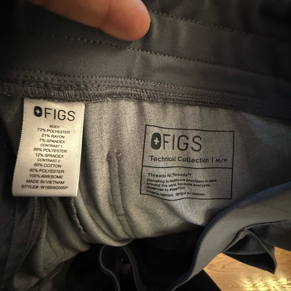 Figs Graphite Jogger Set - Picture 4 of 4